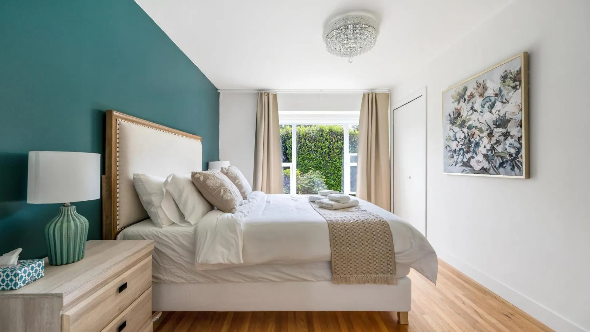 Comfort House In Kerrisdale, Private And Shared Rooms Vancouver