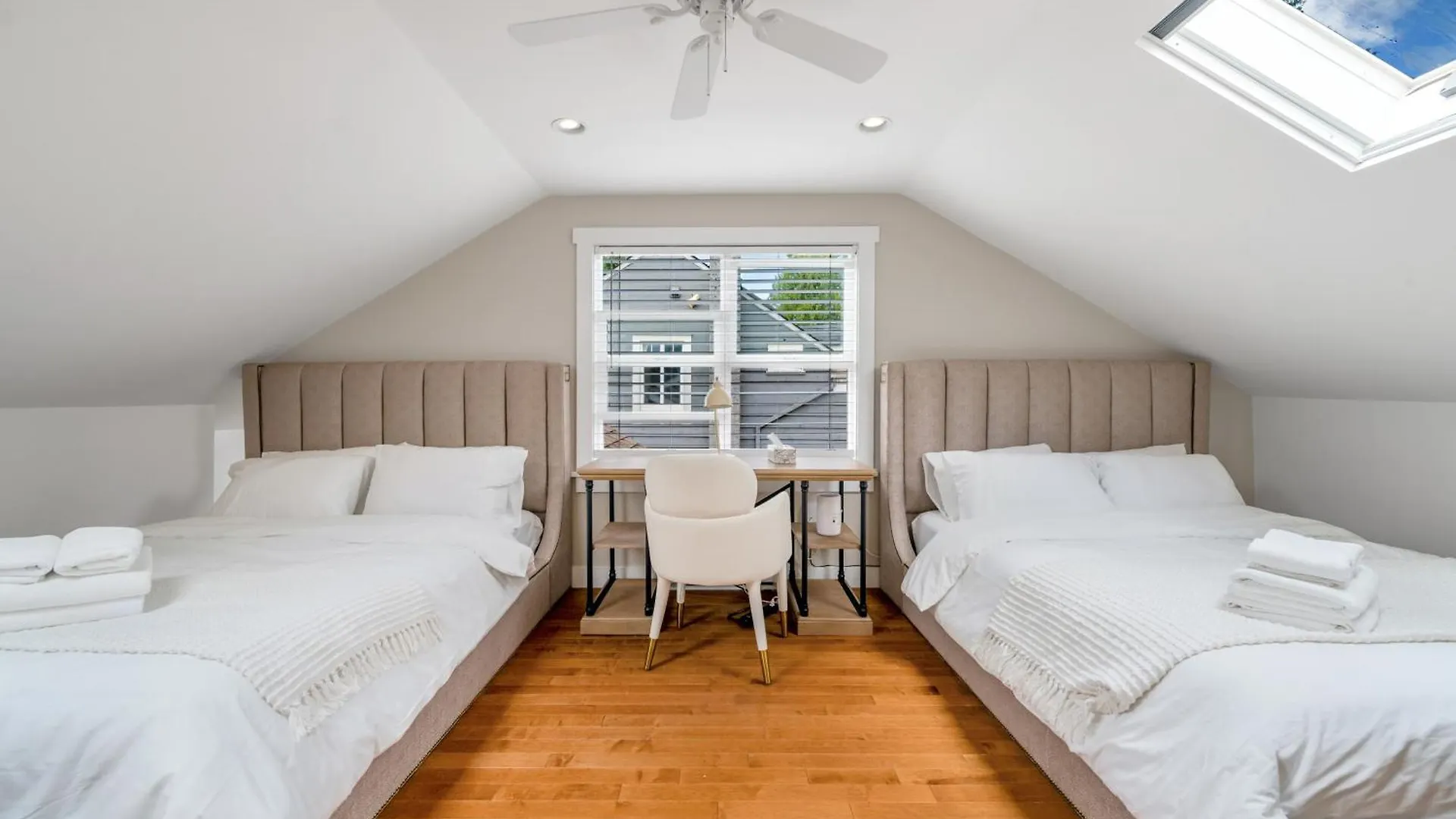 Penzion Comfort House In Kerrisdale, Private And Shared Rooms Vancouver Kanada